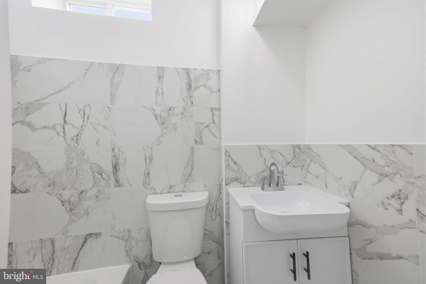 5347 Lesher St Property Photo 13