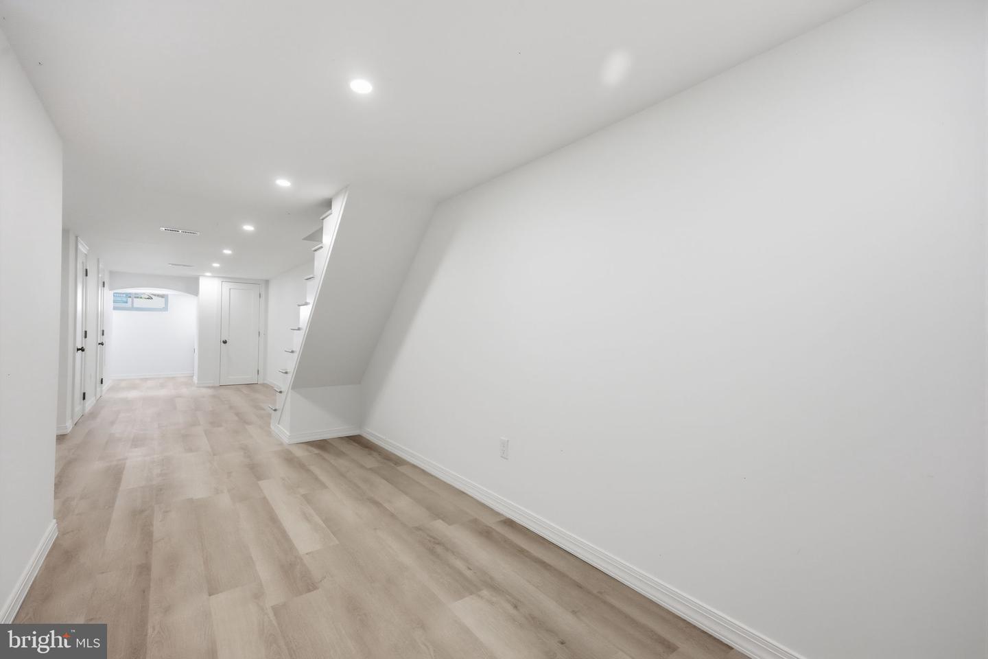 5347 Lesher St Property Photo 25
