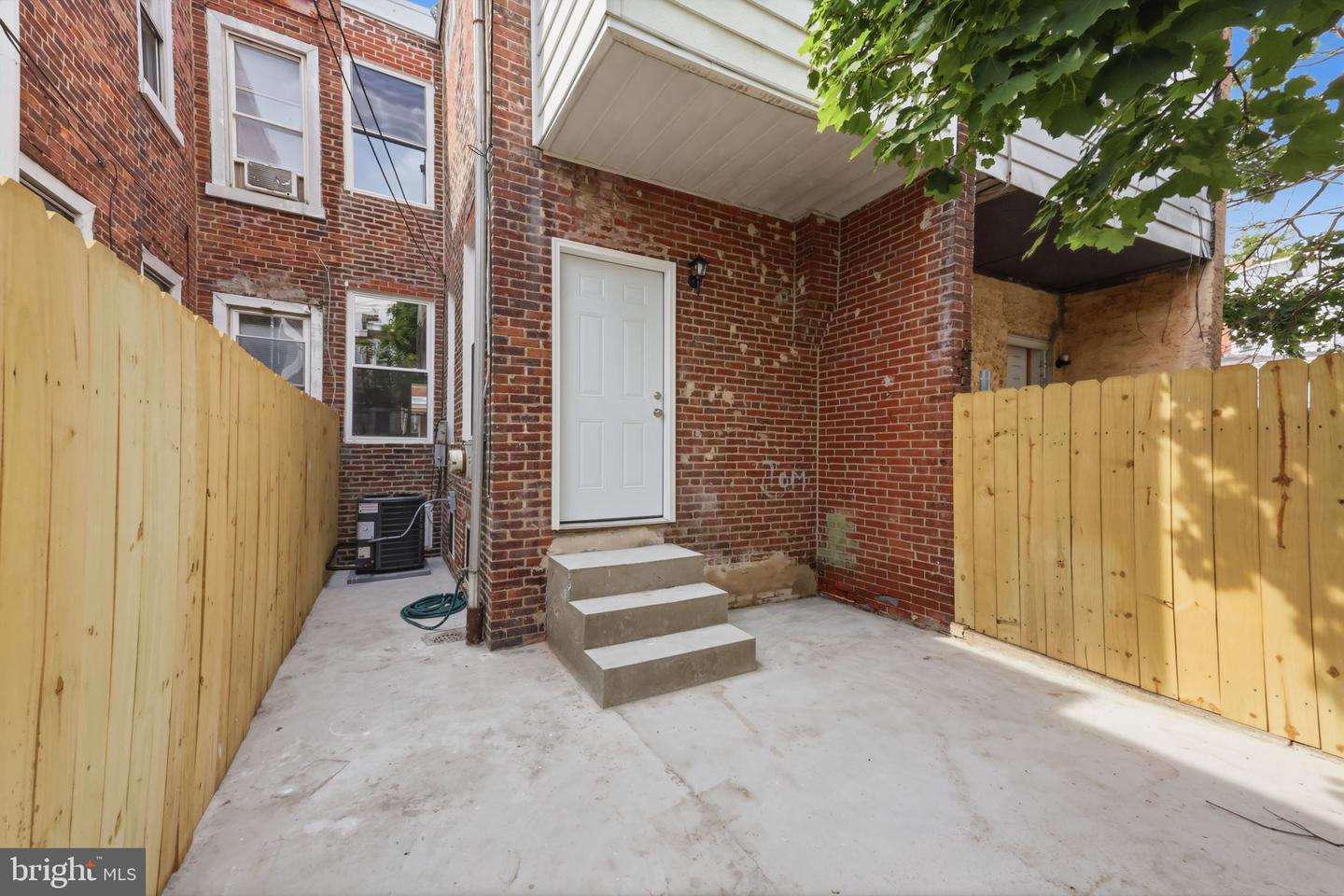5347 Lesher St Property Photo 27