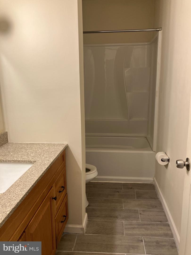 237 S 10th St Property Photo 6