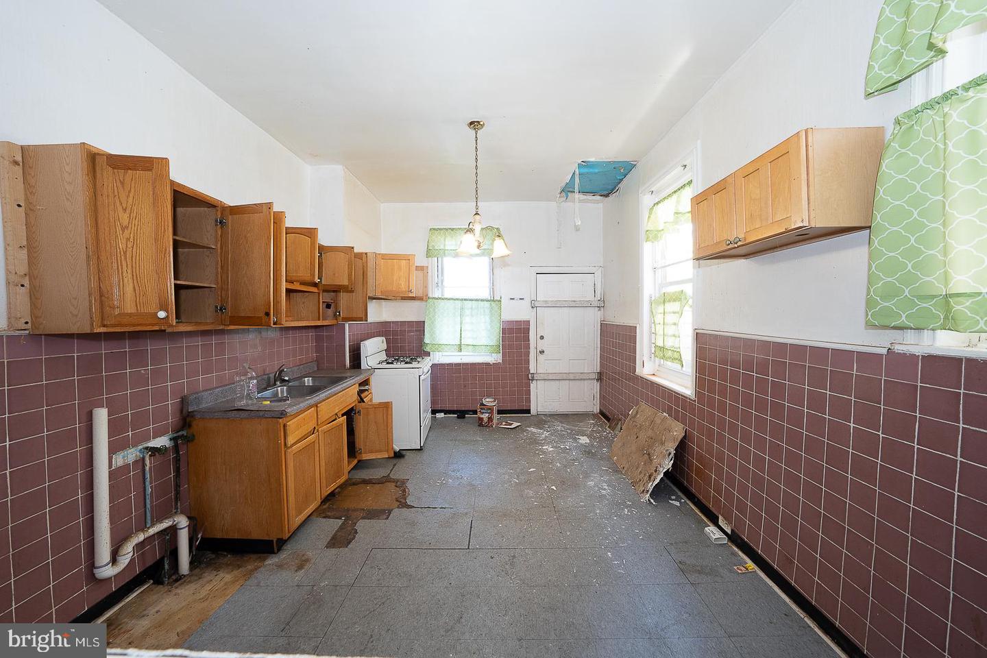 2427 W Norris St Property Photo 7
