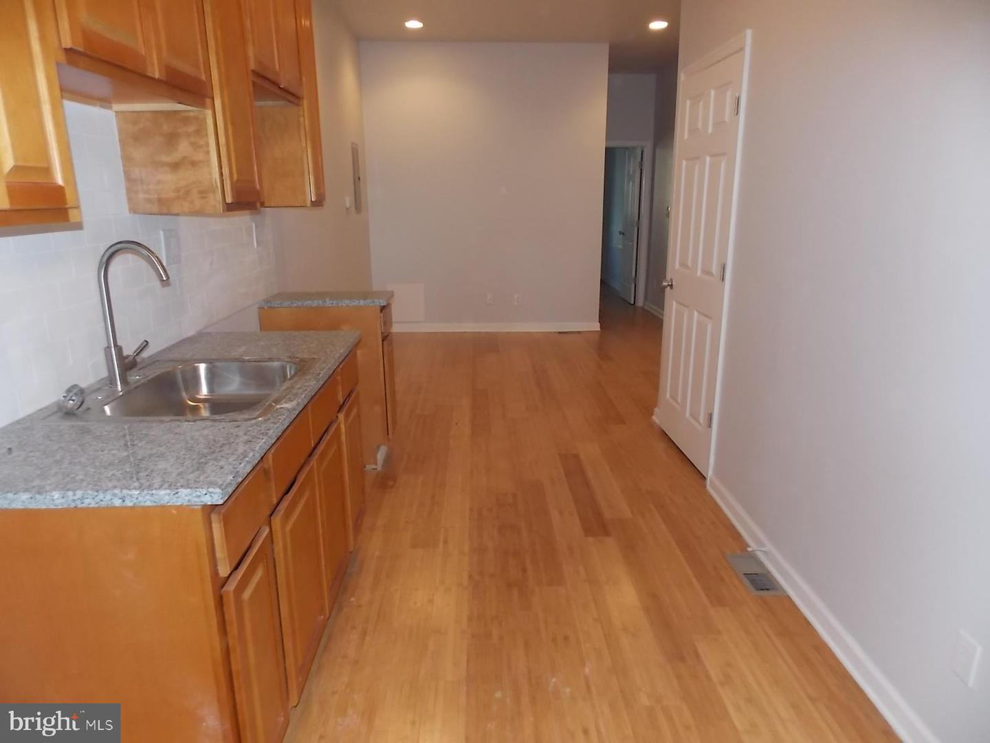 5241 Chester Ave Property Photo 2