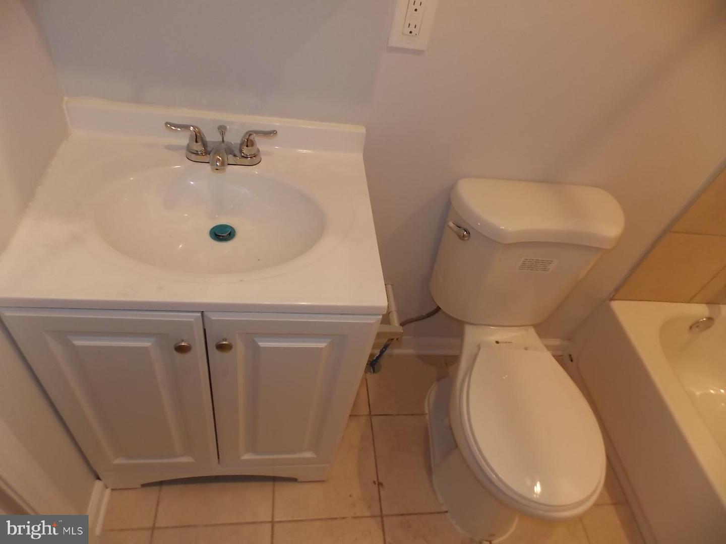 5241 Chester Ave Property Photo 6