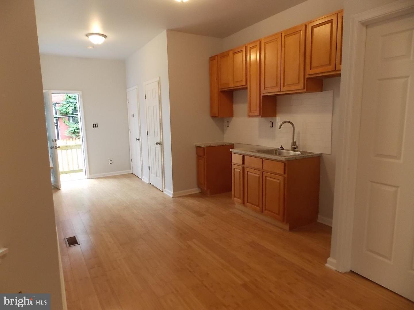 1658 S 54th St Property Photo 4