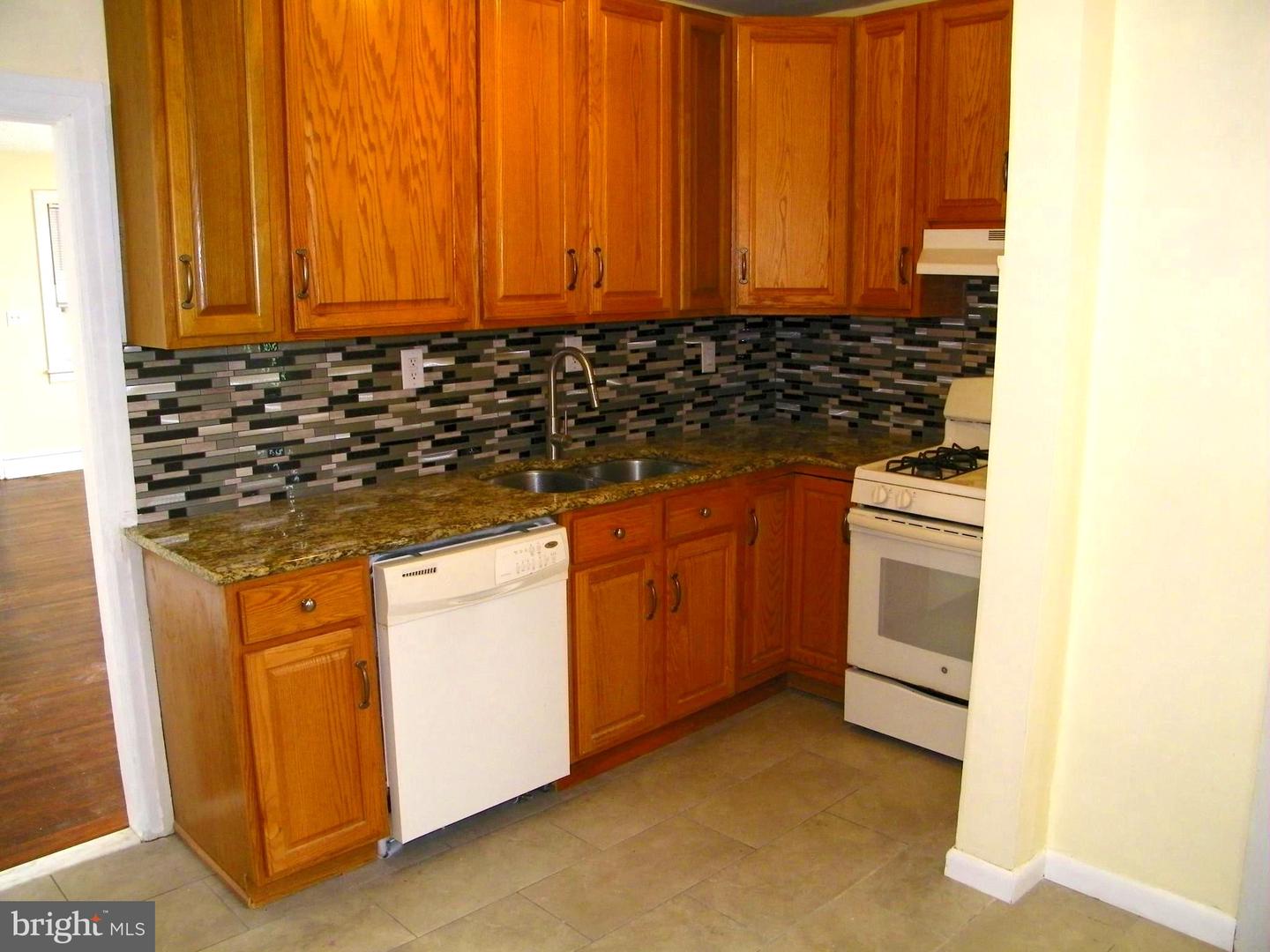 1956 Kohl St Property Photo 13