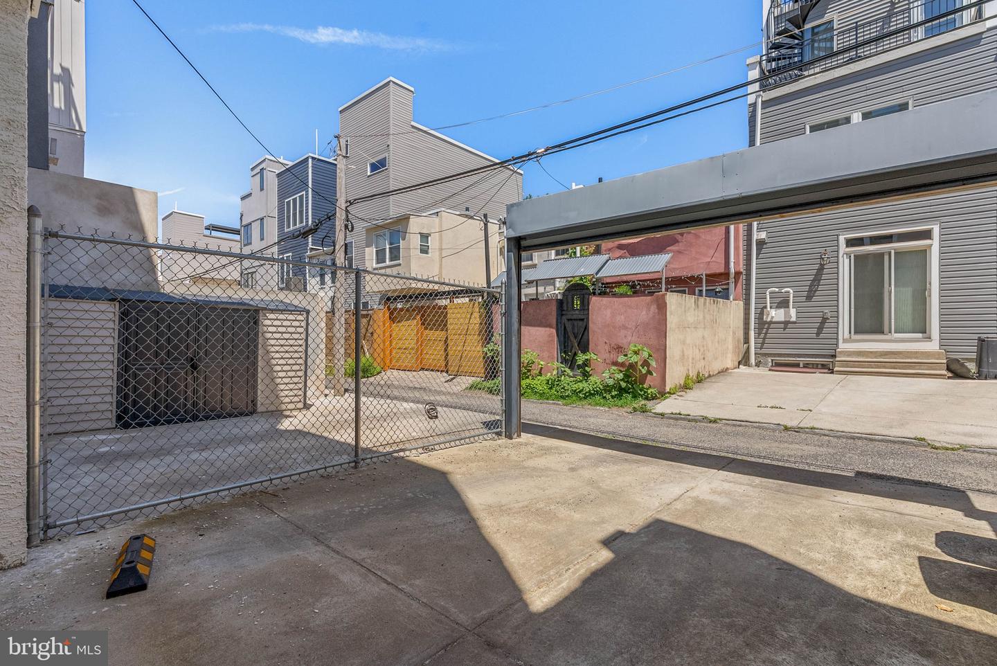 2027 Catharine St Property Photo 14