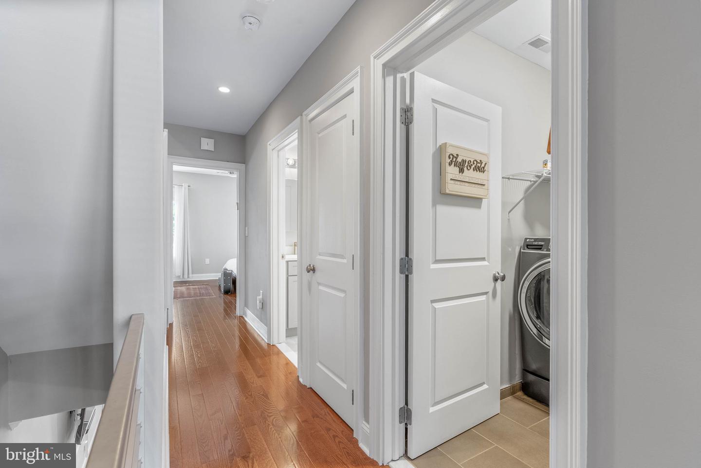 2027 Catharine St Property Photo 19