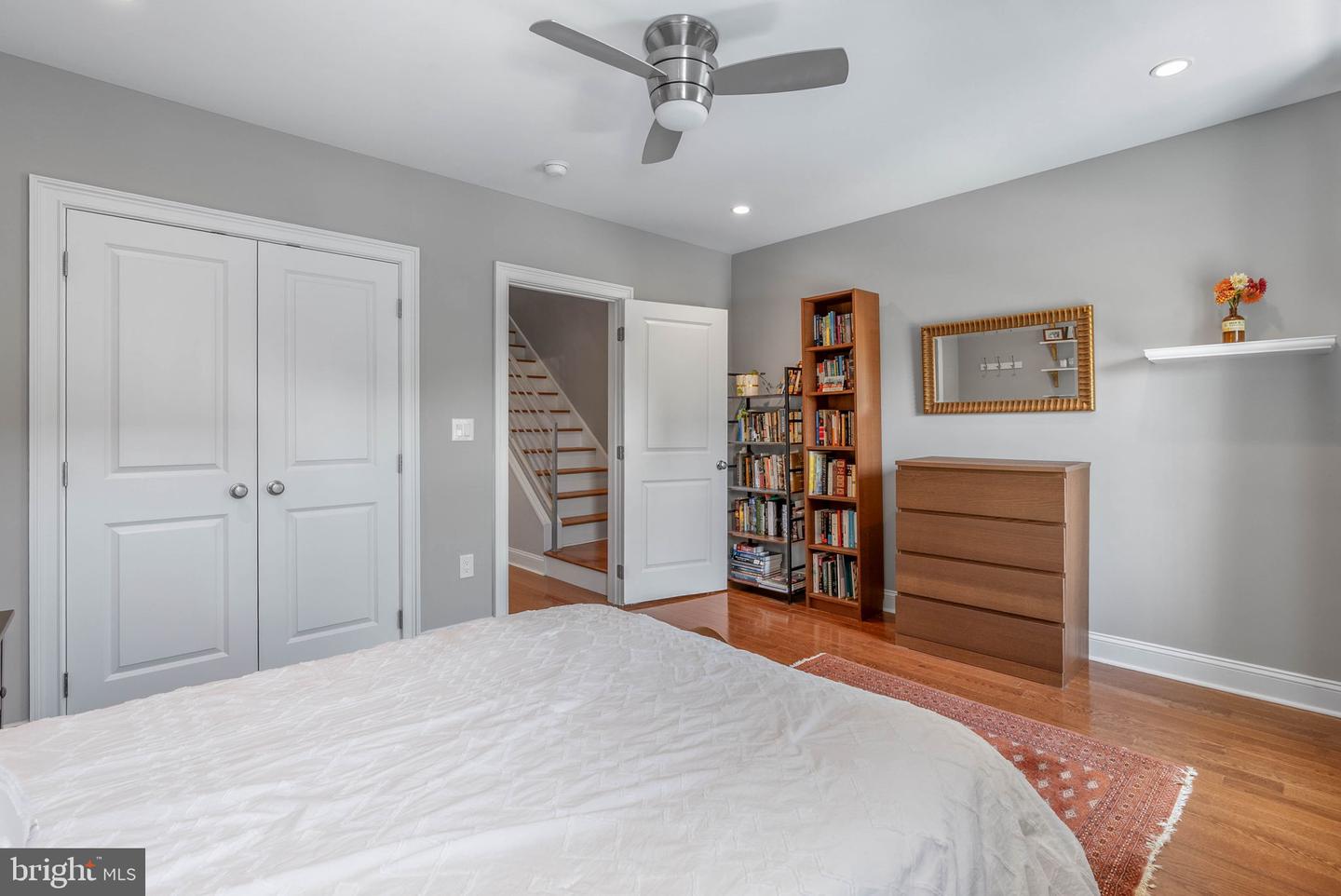 2027 Catharine St Property Photo 26