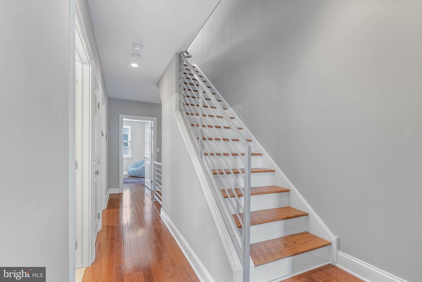 2027 Catharine St Property Photo 27