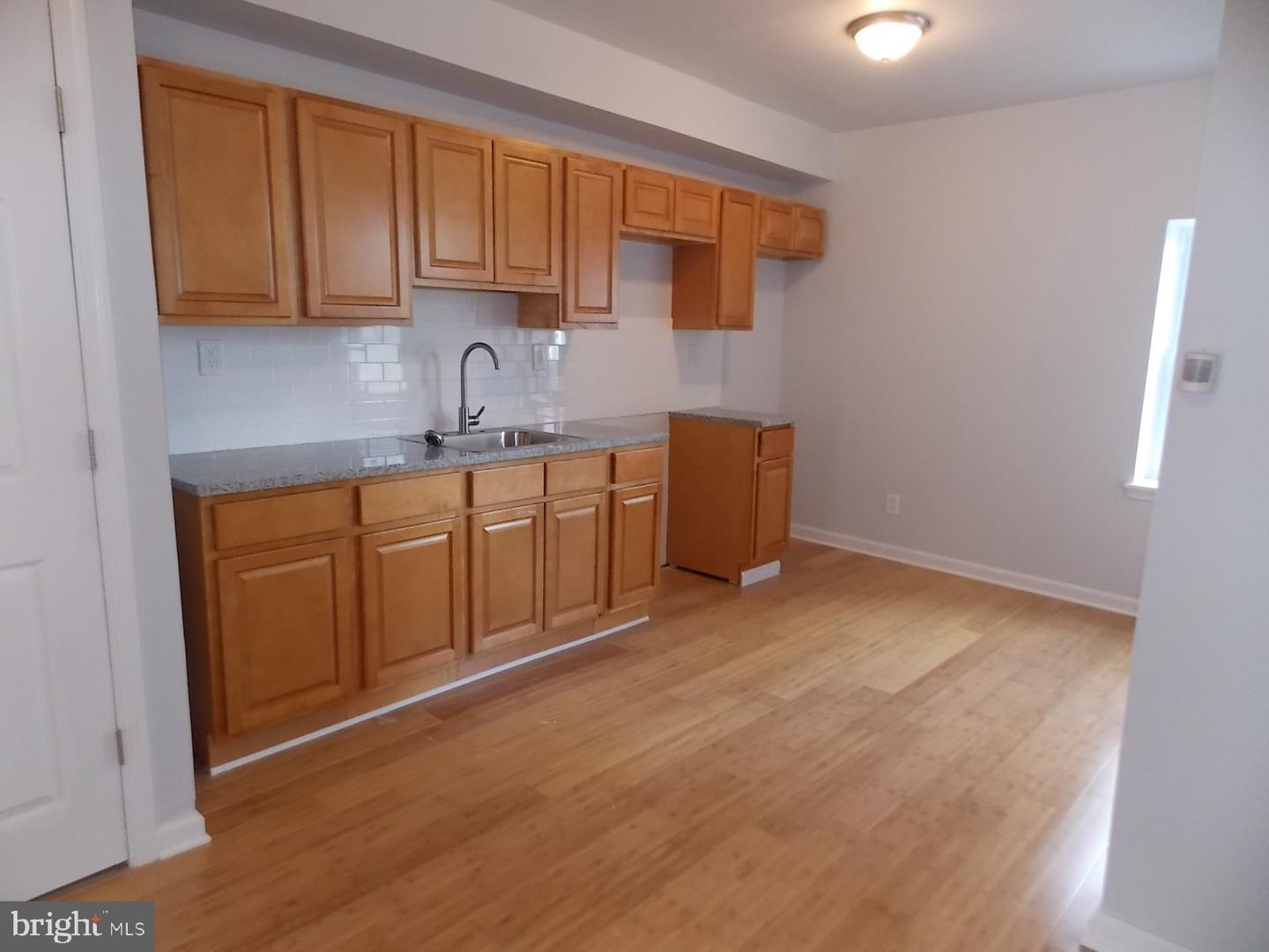 5643 Beaumont St Property Photo 5