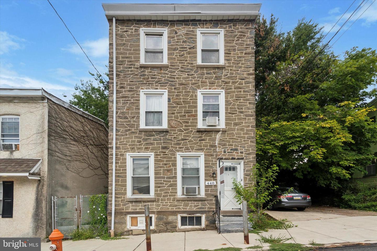 448 Krams Ave #3 Property Photo 2