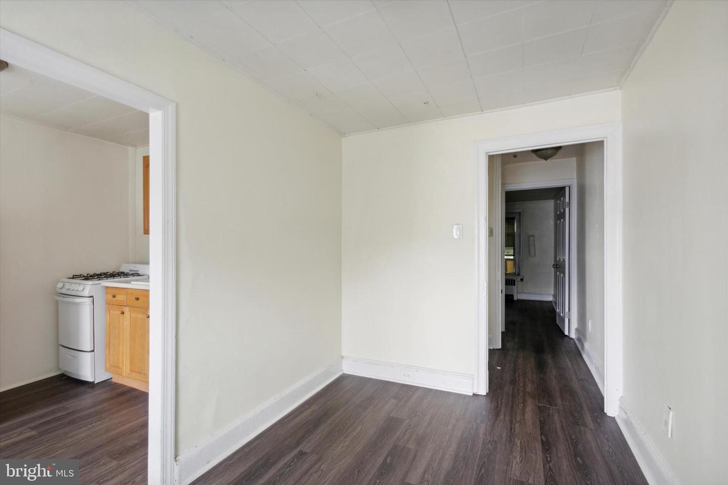 448 Krams Ave #3 Property Photo 9