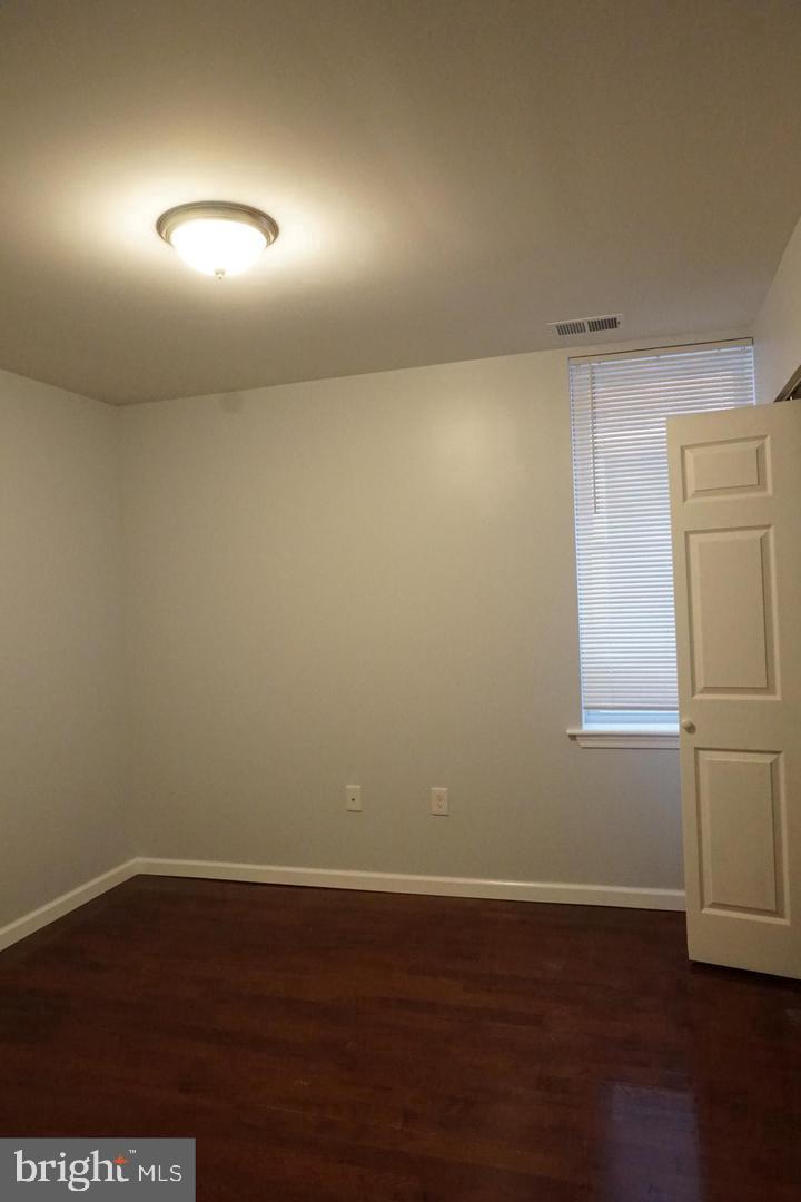 4945 Chestnut St #2nd Fl Property Photo 7