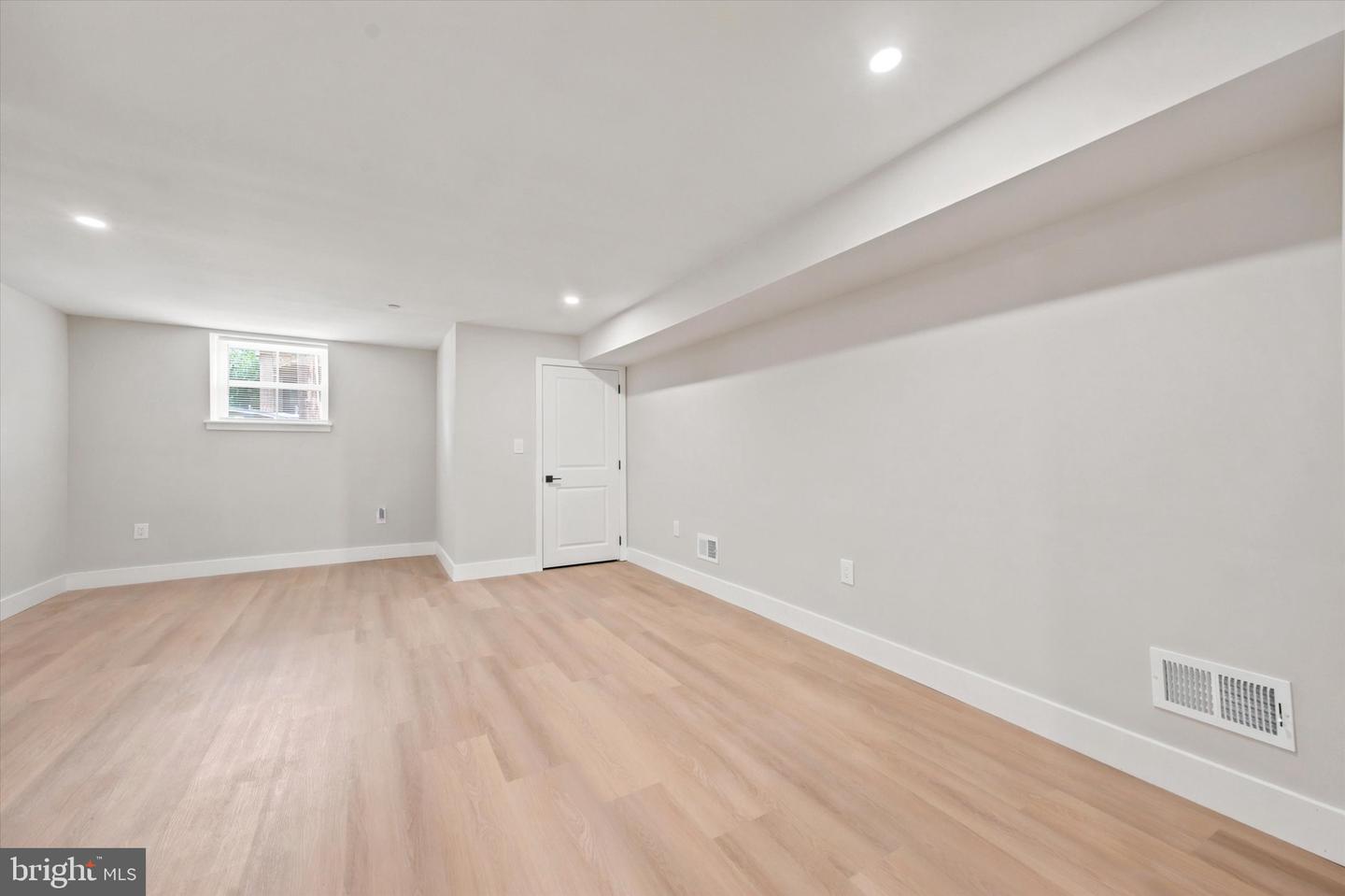 609 E Locust Ave Property Photo 26