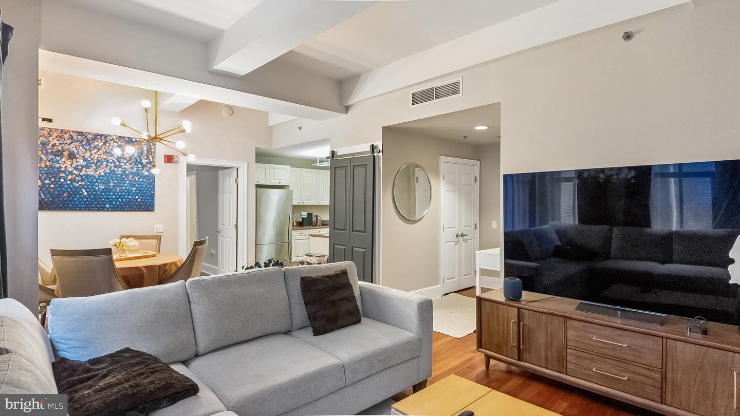 1500 Chestnut St #8i Property Photo 1