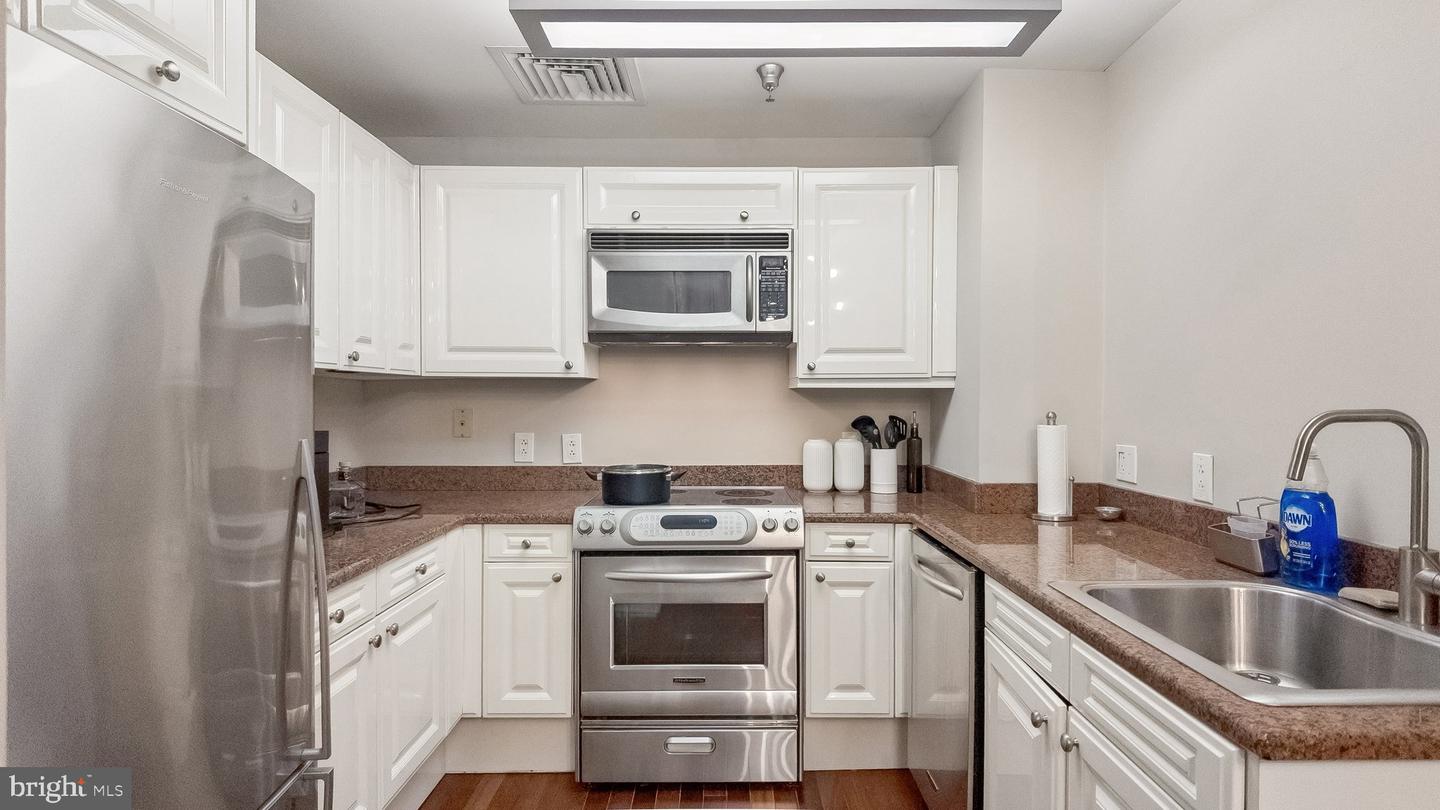 1500 Chestnut St #8i Property Photo 11