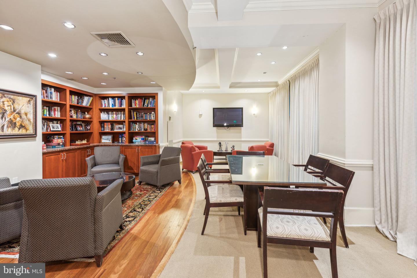 1500 Chestnut St #8i Property Photo 22
