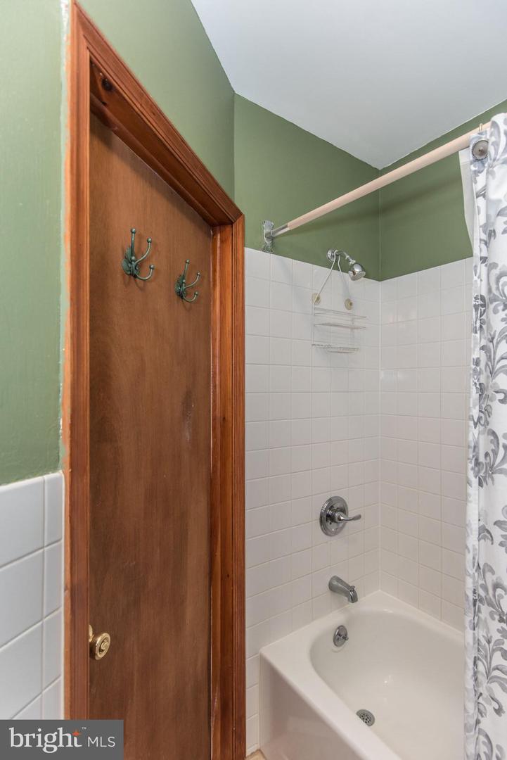 2963 Edgemont St Property Photo 43