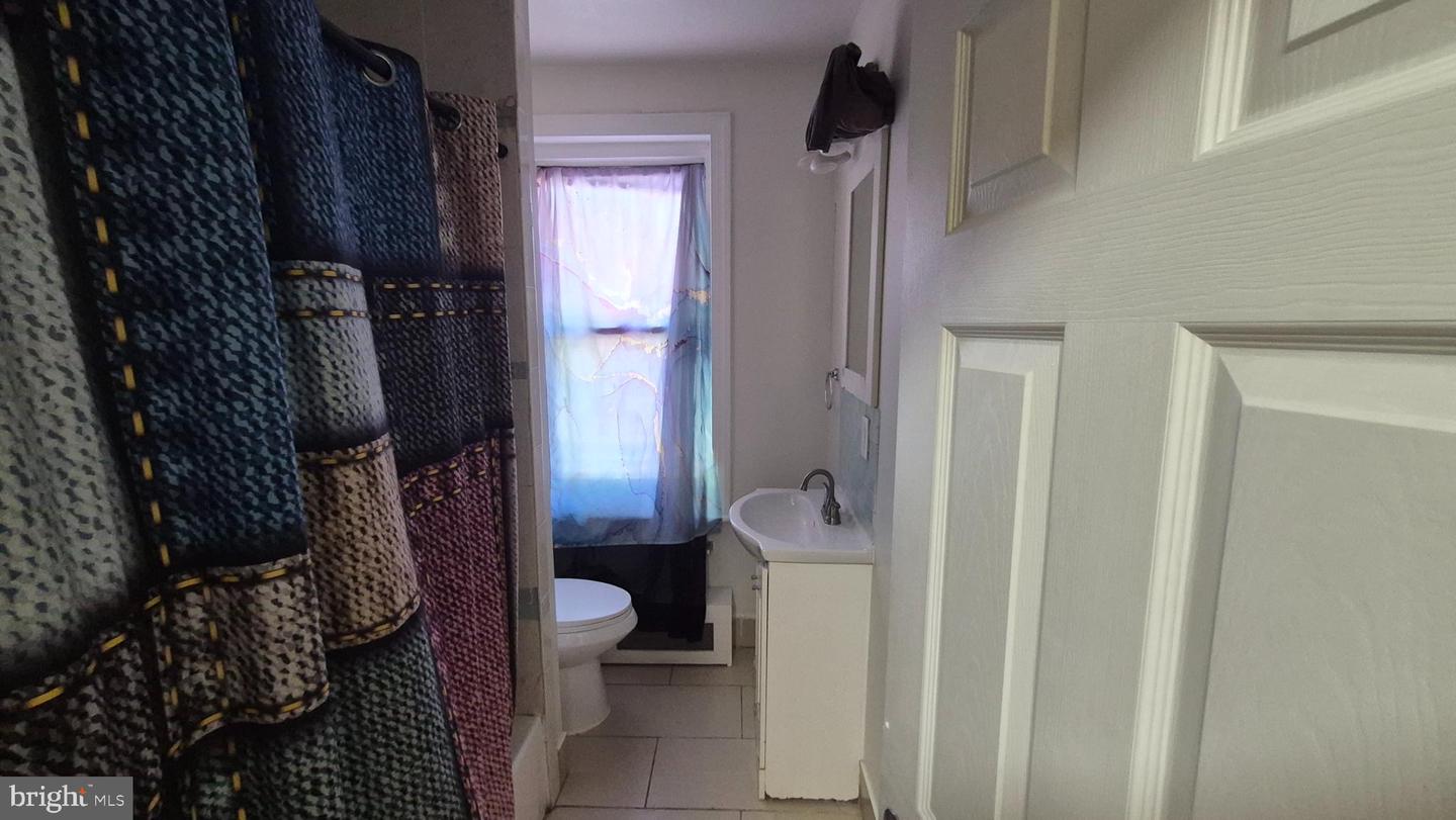 4612 Worth St Property Photo 7