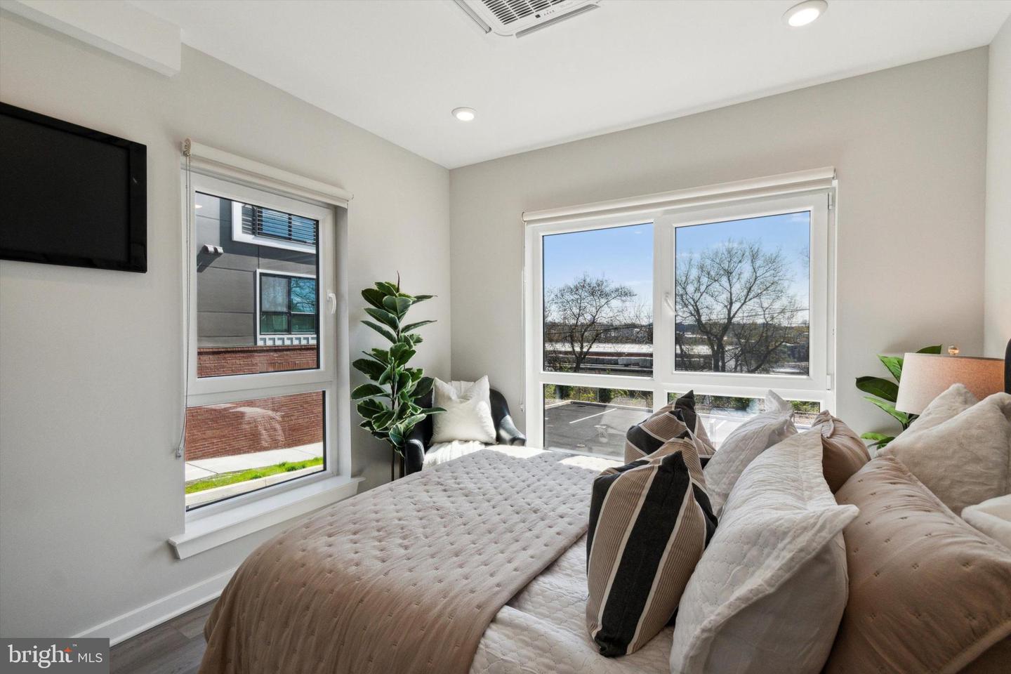 3449 Scotts Ln #d216 Property Photo 6