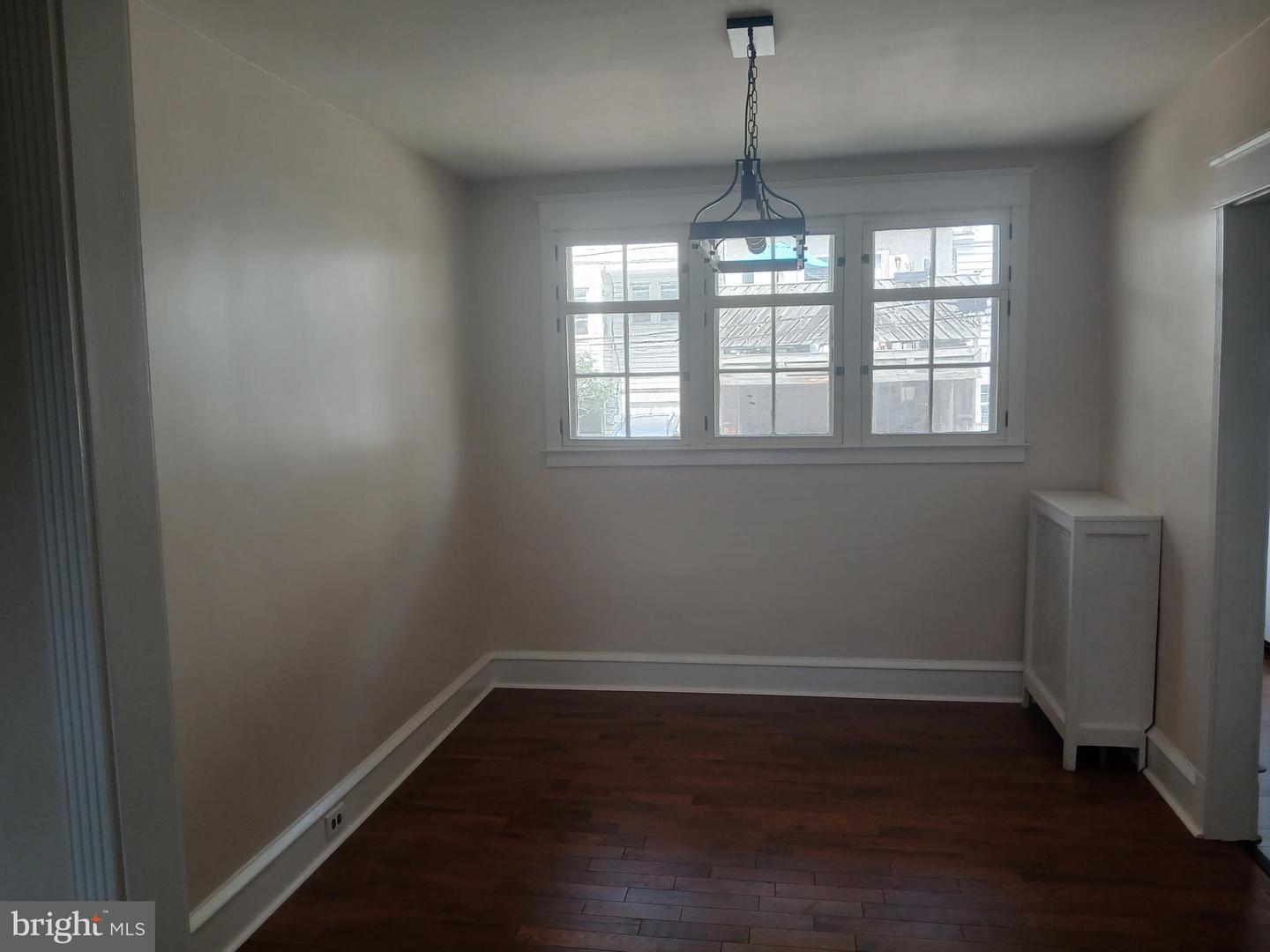 3423 Barclay St Property Photo 6