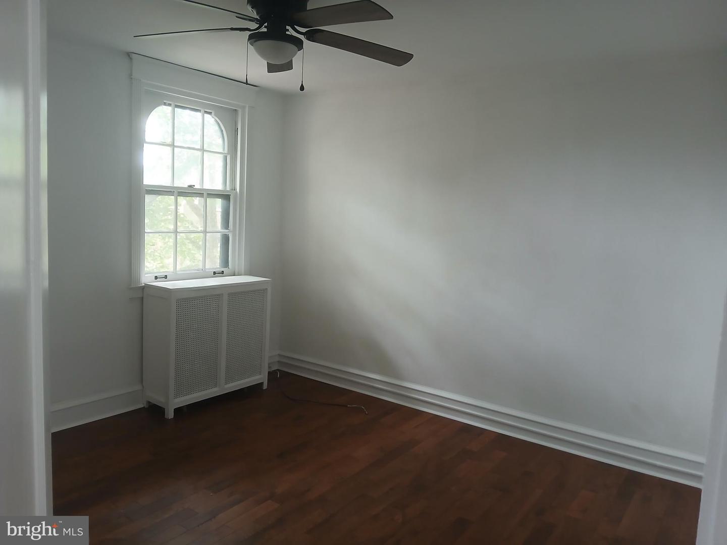 3423 Barclay St Property Photo 9