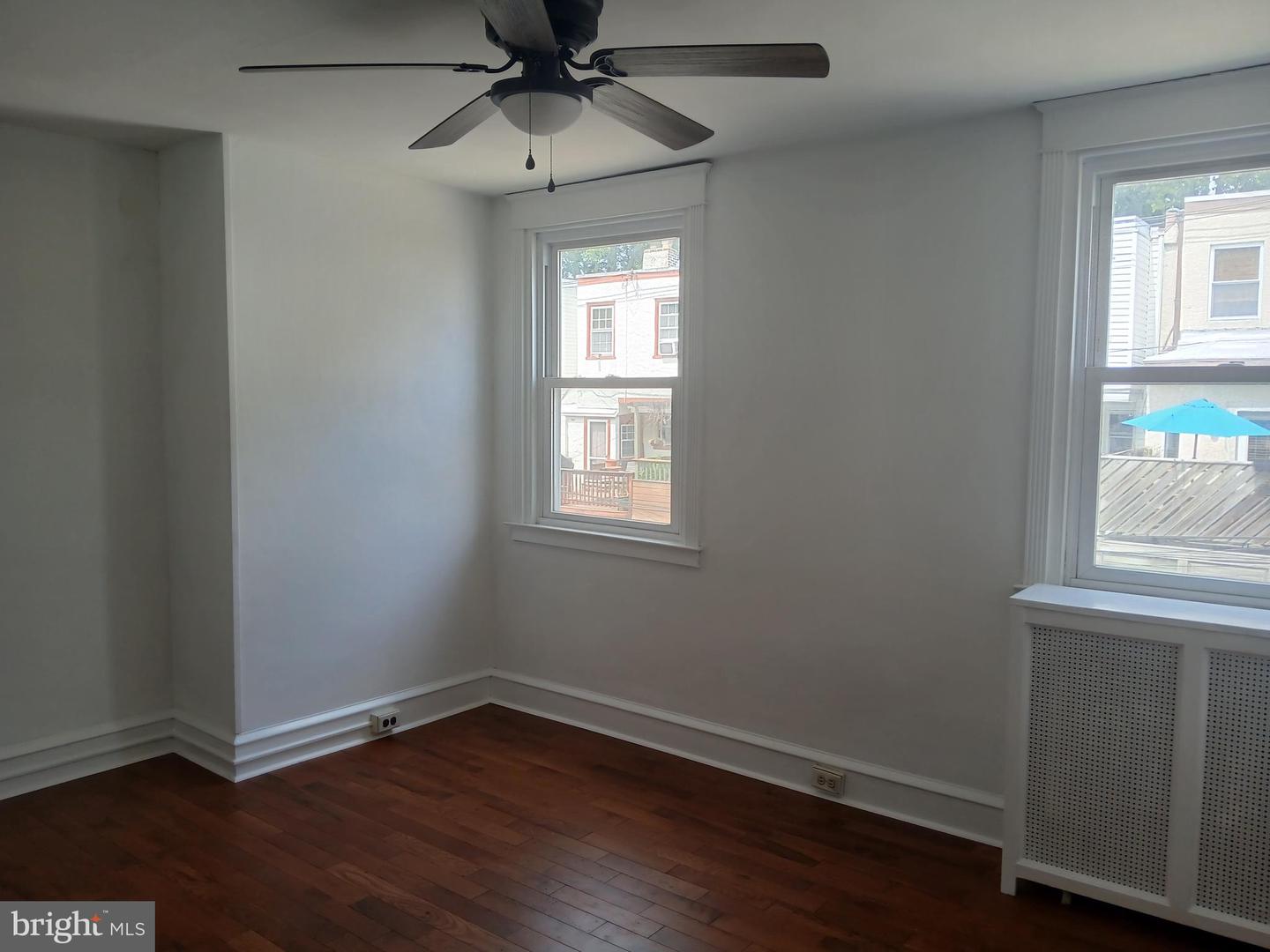 3423 Barclay St Property Photo 10