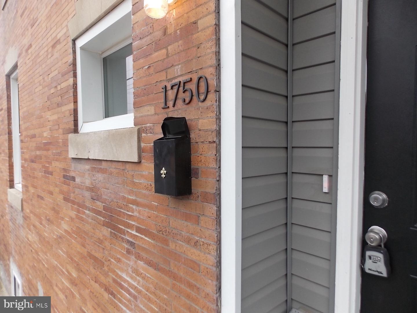 1750 N Wilton St Property Photo 1