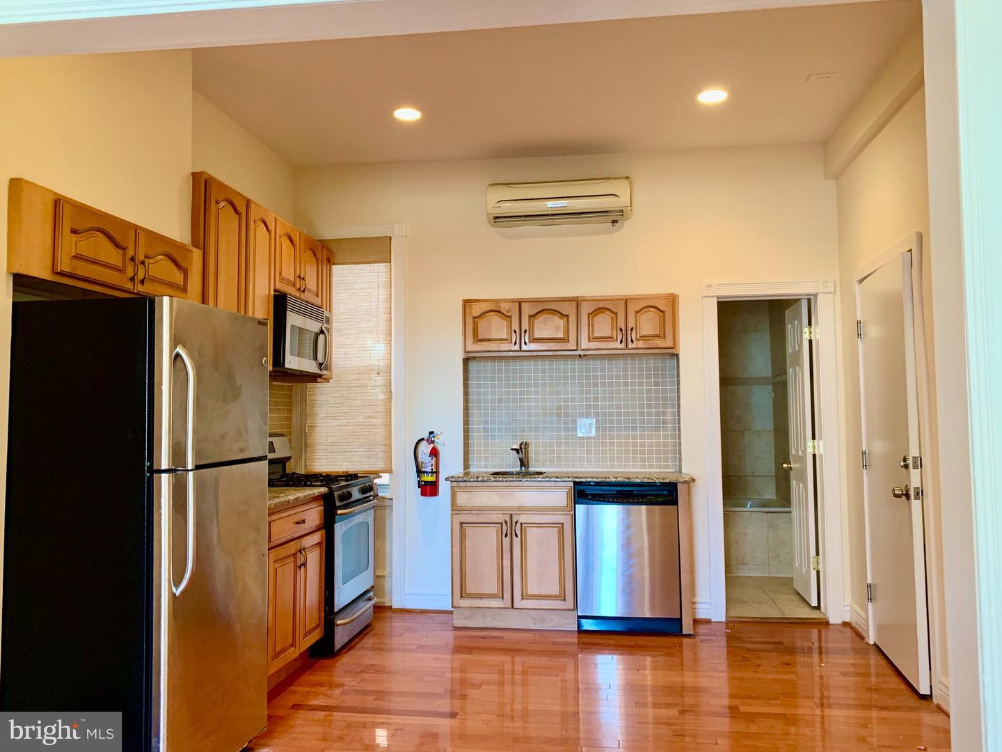 1216 S Broad St #unit 2f Property Photo 5