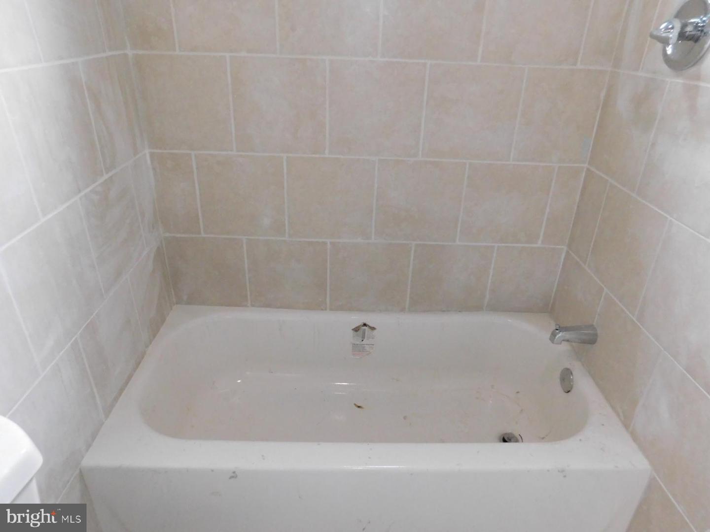 549 N Creighton St Property Photo 6