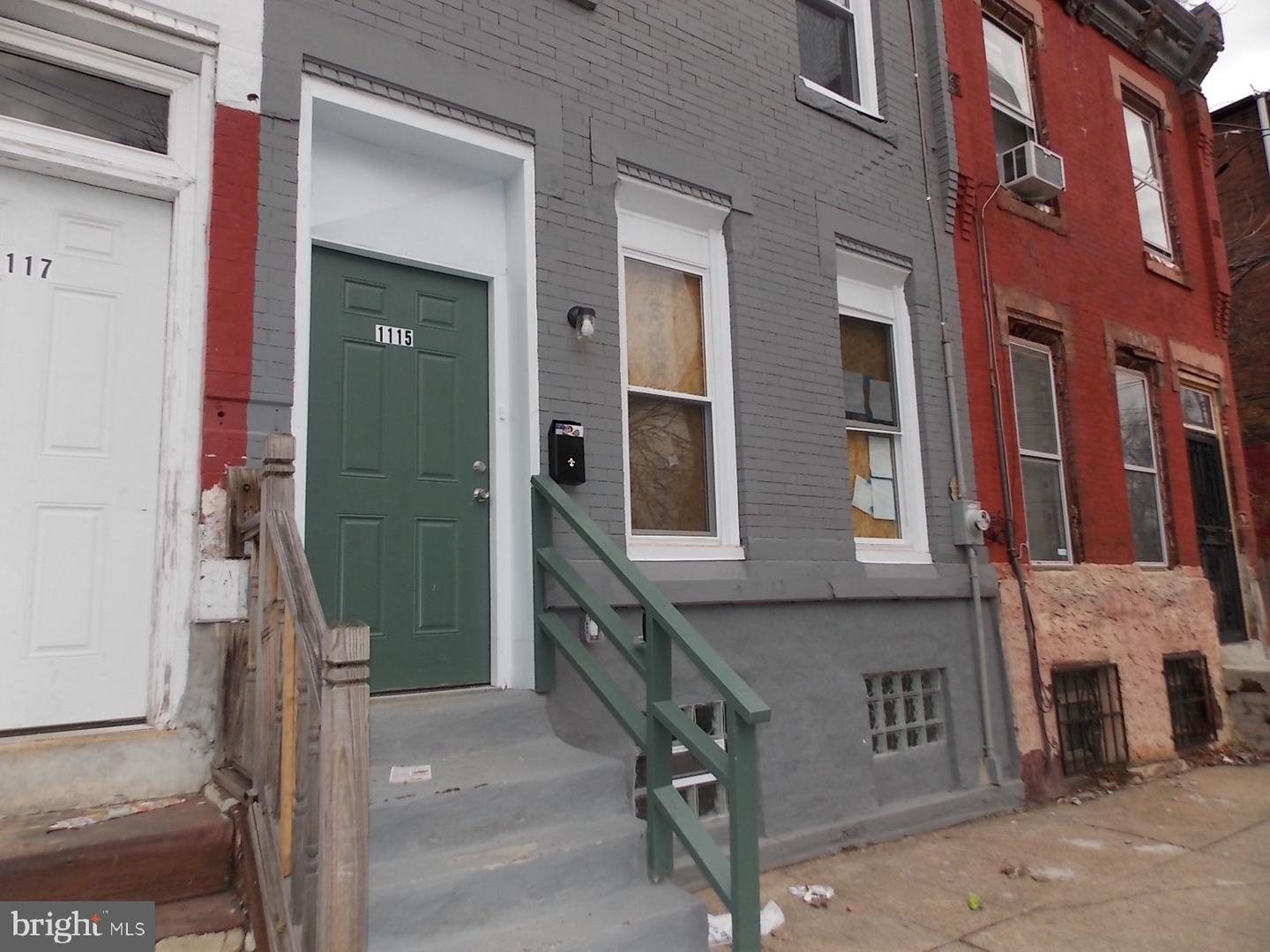 1115 W Cumberland St Property Photo 1