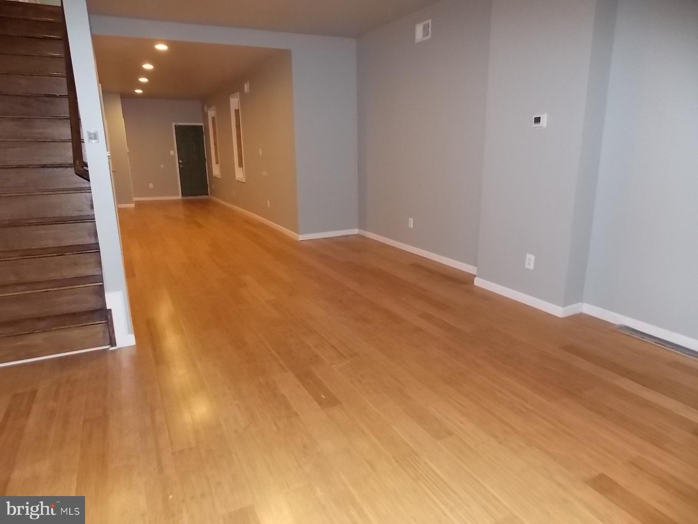 1115 W Cumberland St Property Photo 3