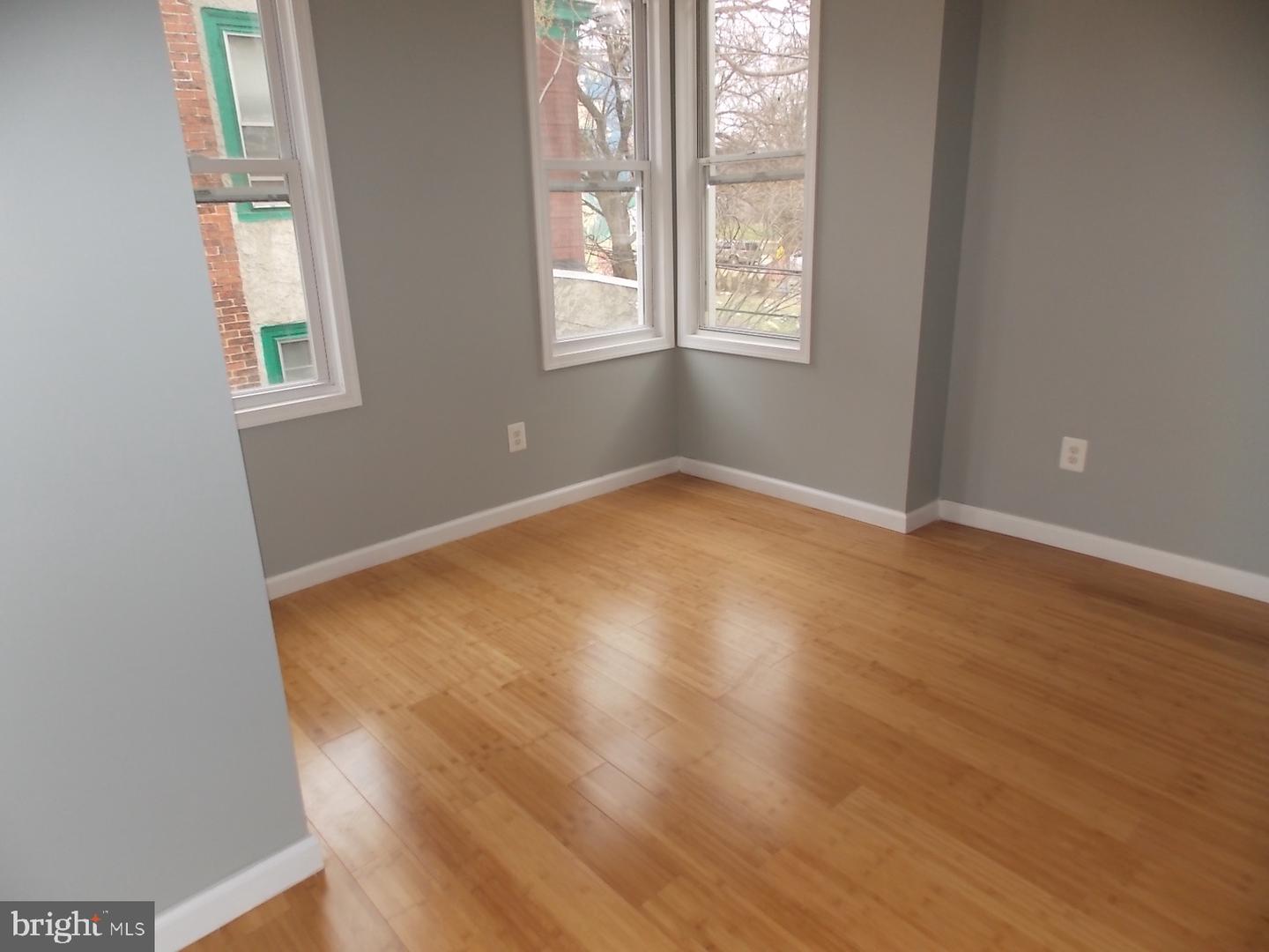 1115 W Cumberland St Property Photo 10