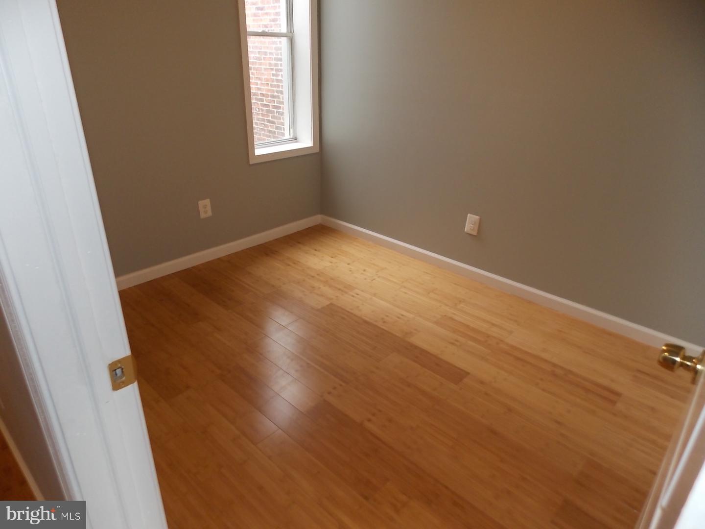 1115 W Cumberland St Property Photo 15
