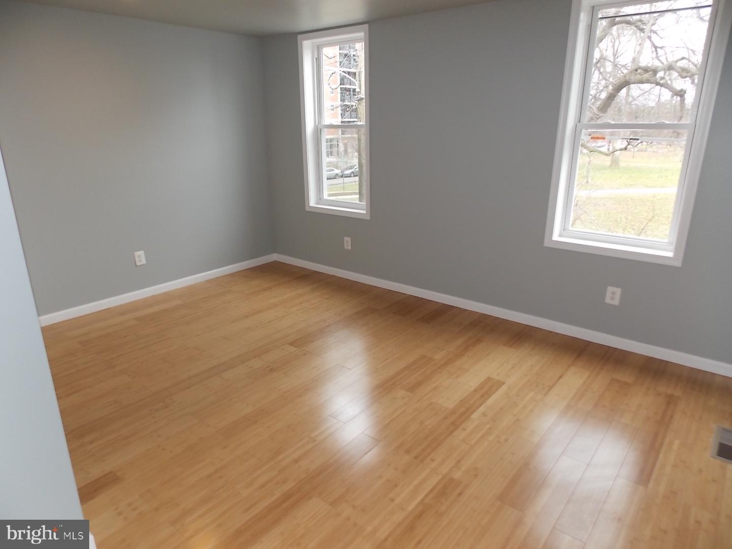1115 W Cumberland St Property Photo 16