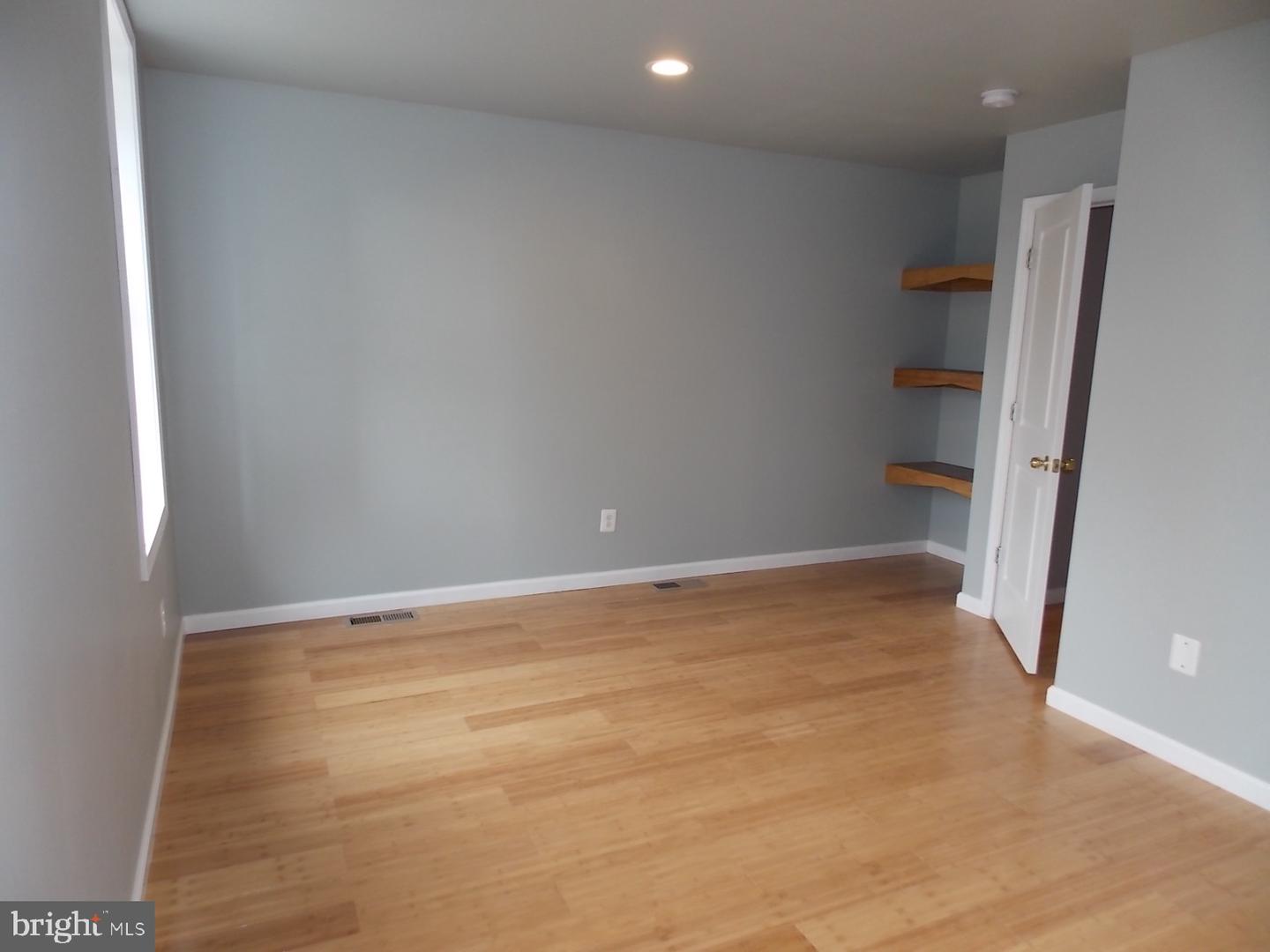 1115 W Cumberland St Property Photo 17