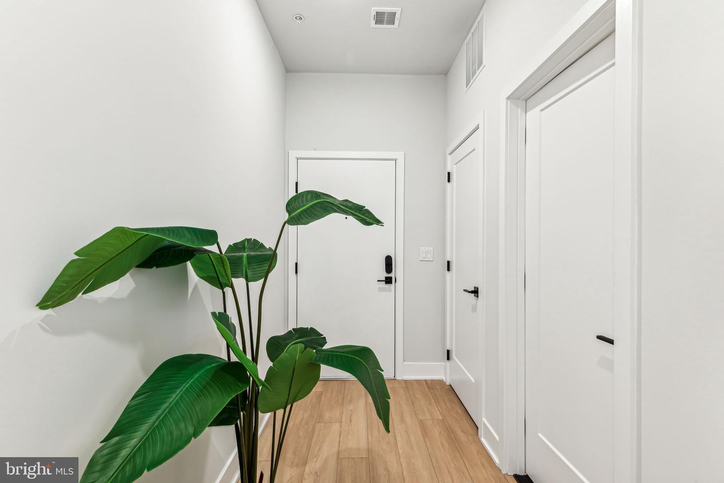 6910 Ridge Ave #202 Property Photo 8