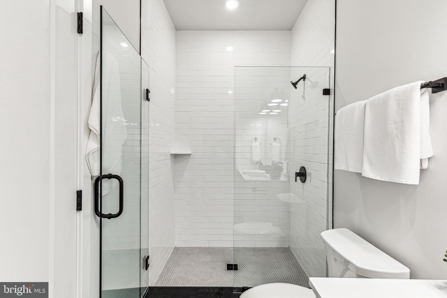 6910 Ridge Ave #202 Property Photo 11