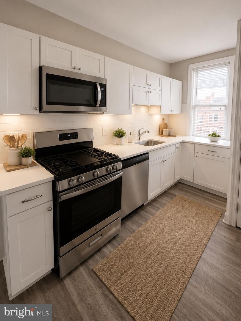5608-00 RIDGE AVE #F1 Property Photo 1