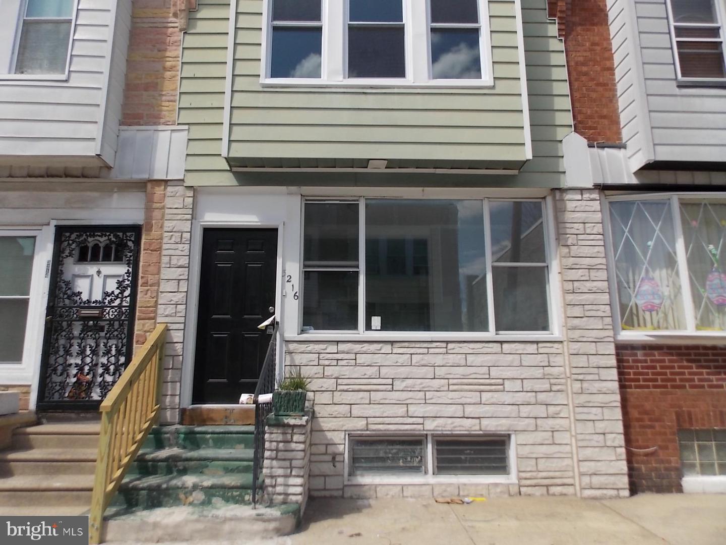 3216 N Dover St Property Photo 1