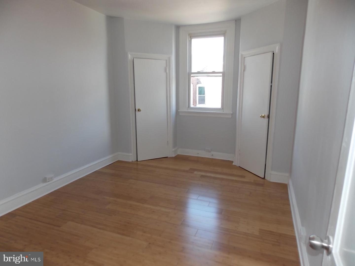 3216 N Dover St Property Photo 8