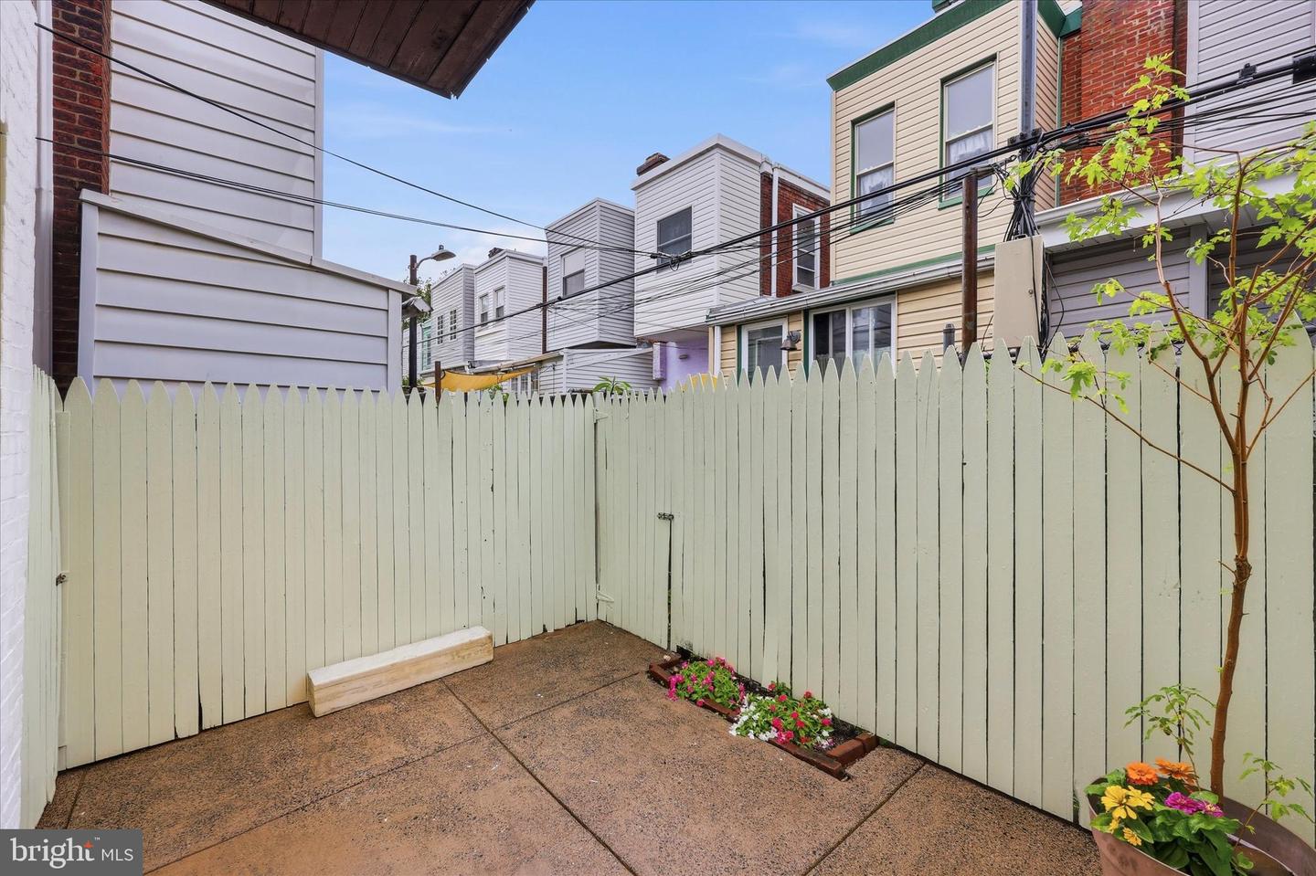 627 Miller St Property Photo 7