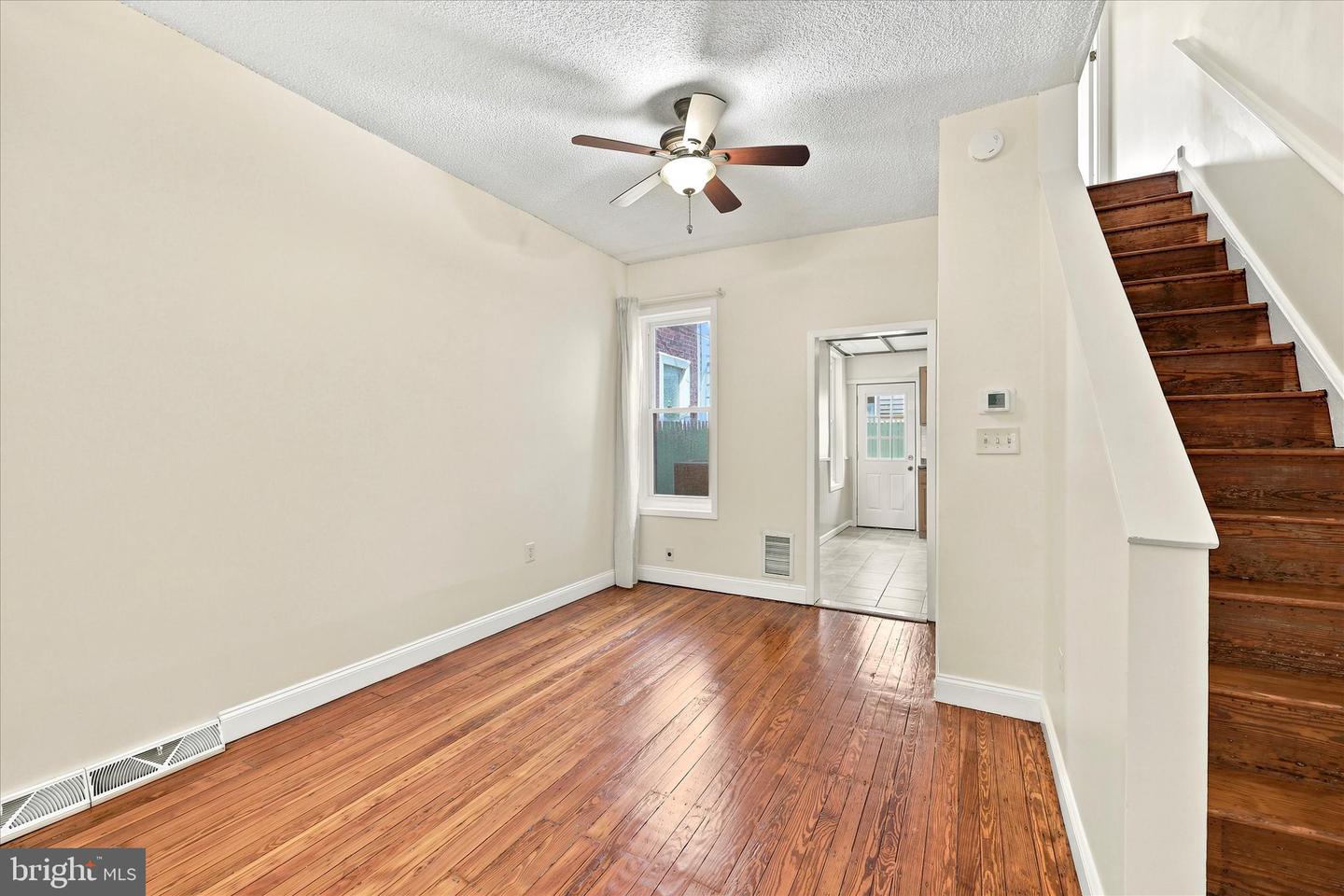 627 Miller St Property Photo 22