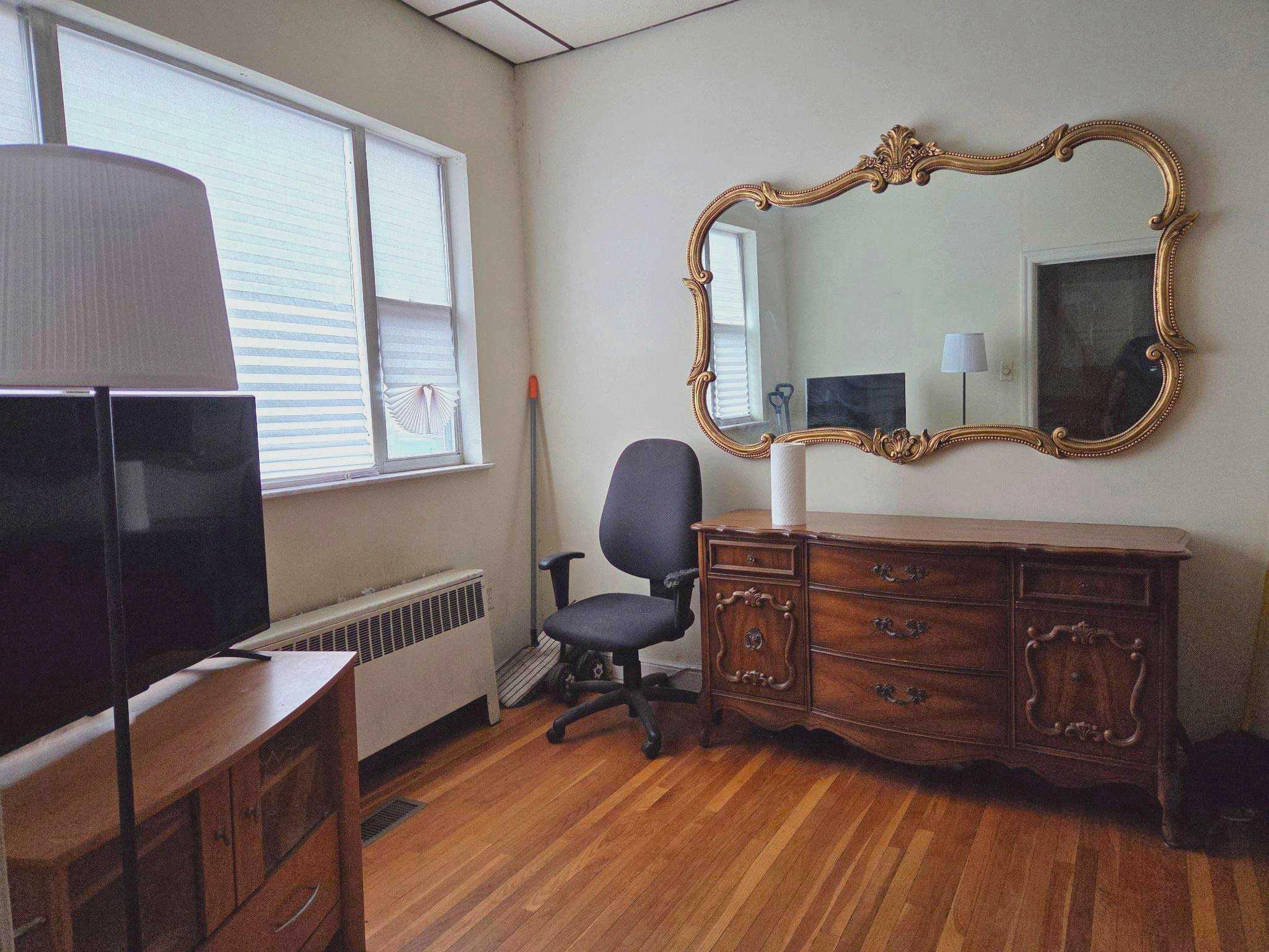 1533 W Passyunk Ave Property Photo 3