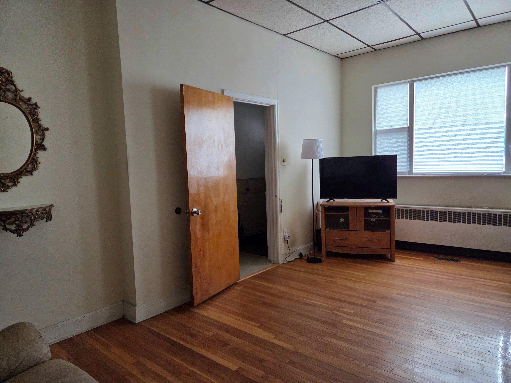 1533 W Passyunk Ave Property Photo 5