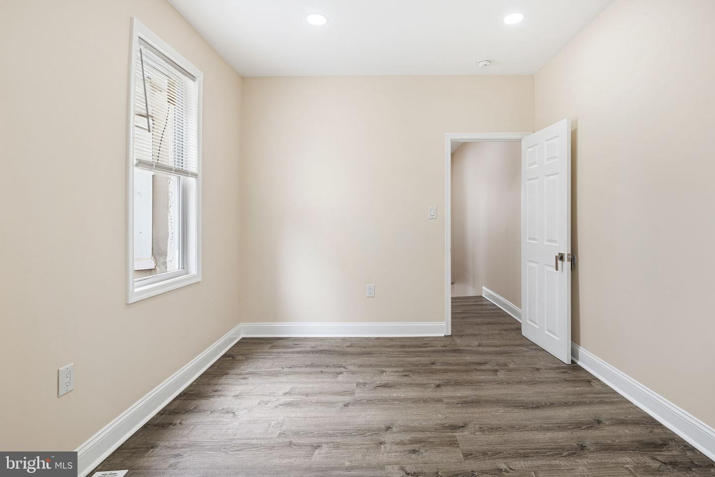 3628 N Warnock St Property Photo 15