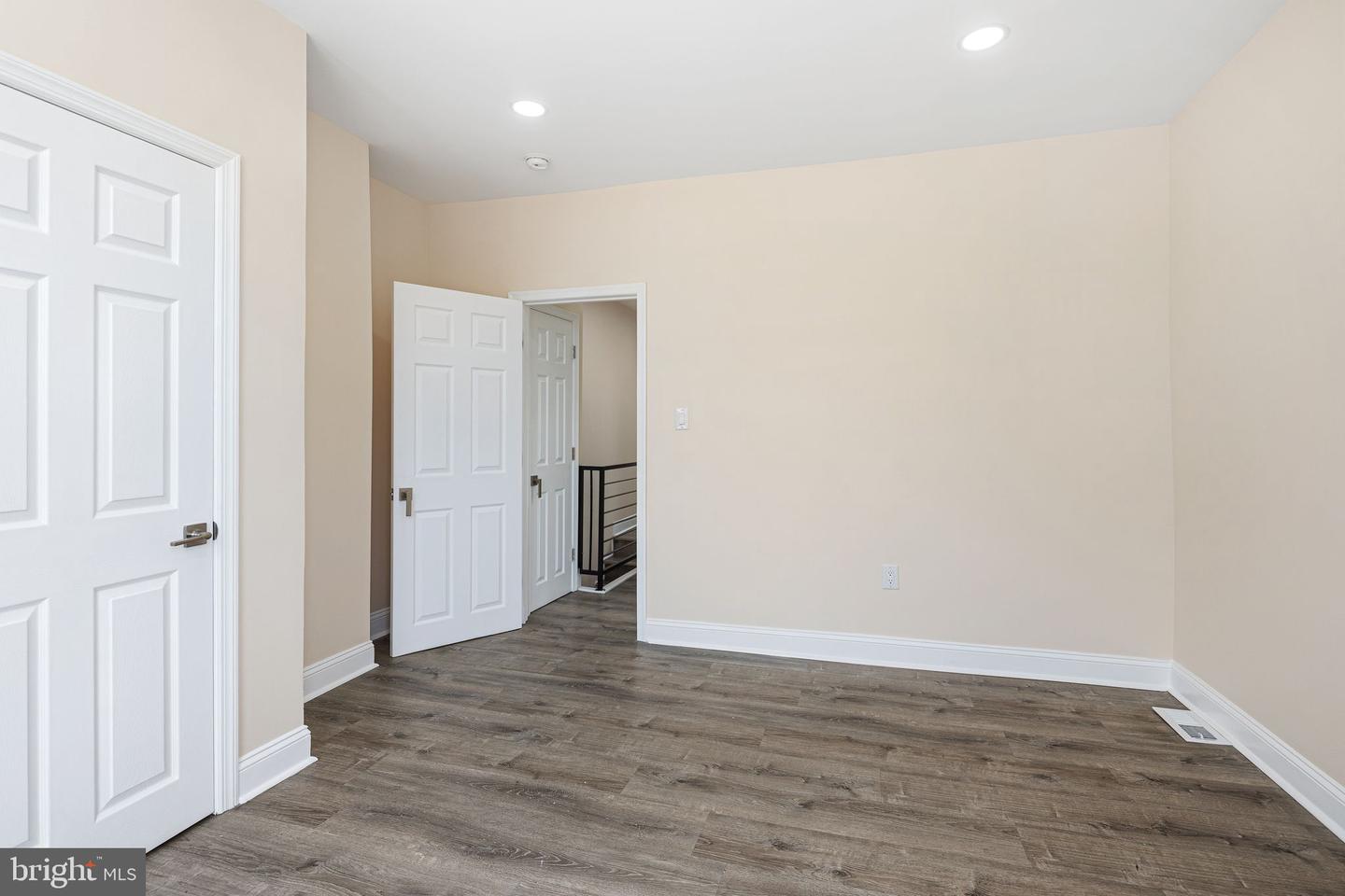 3628 N Warnock St Property Photo 17