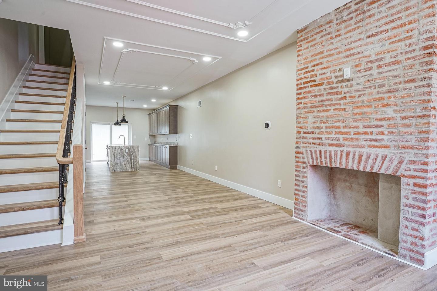 1108 S Front St Property Photo 7