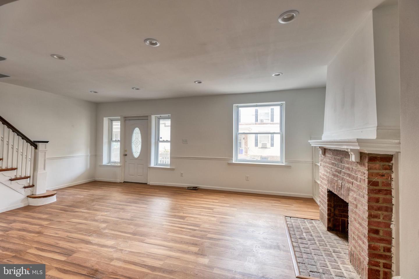 35 S Ashmead Pl S Property Photo 3
