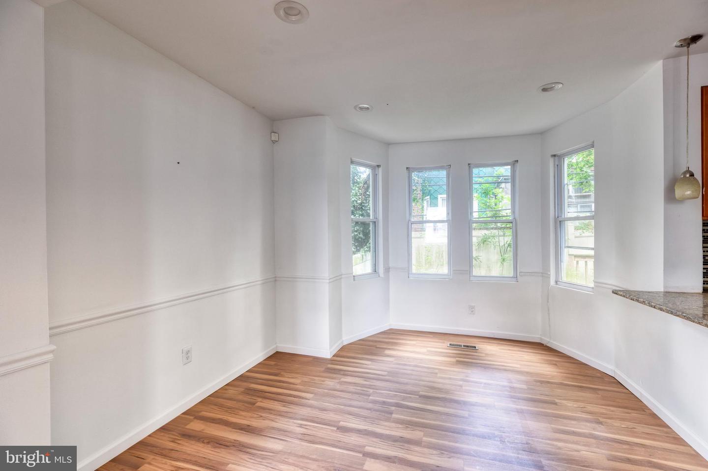 35 S Ashmead Pl S Property Photo 4